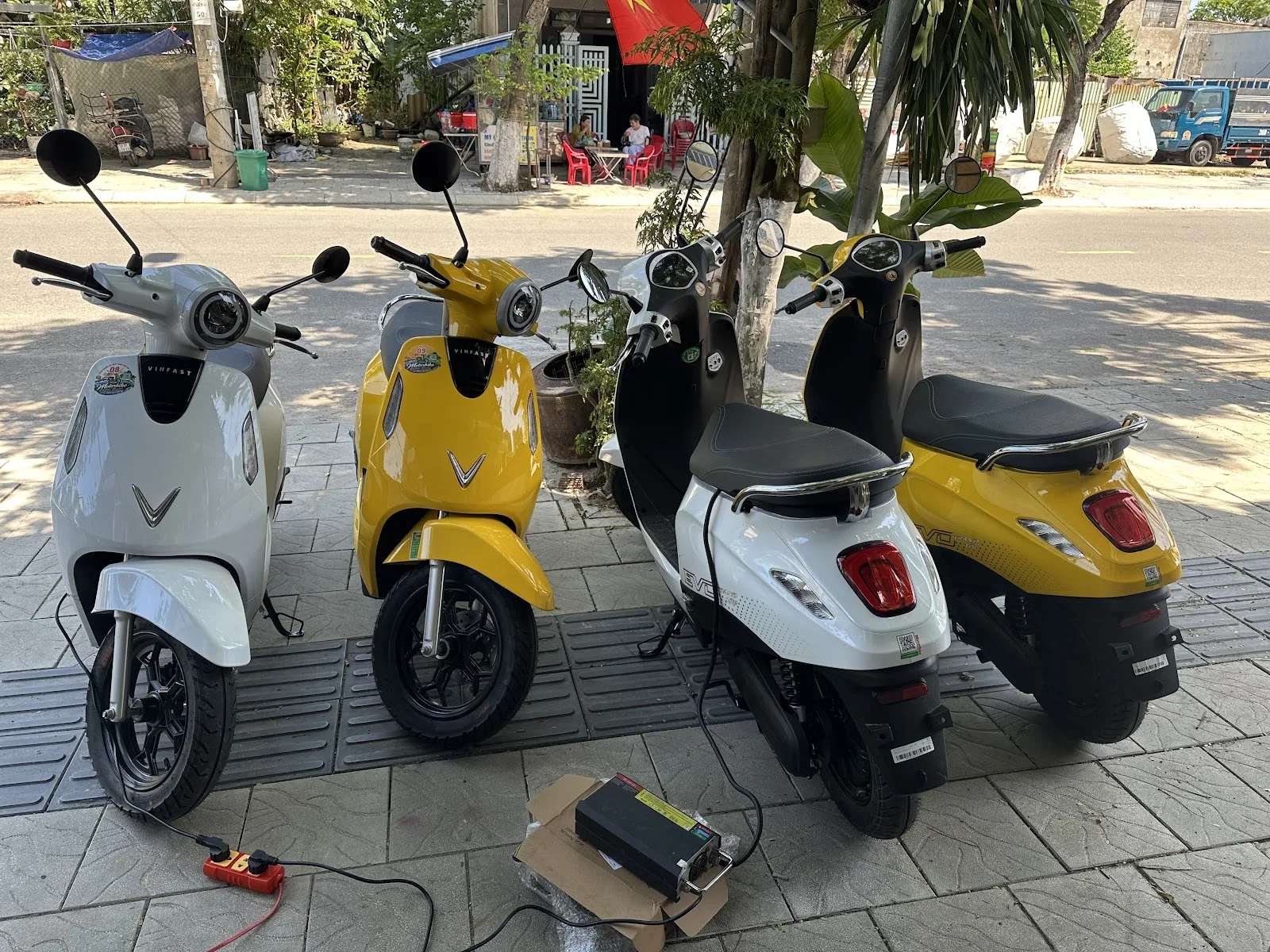 Cho thuê xe máy điện Sơn Trà/ Motorbiker rental Son Tra